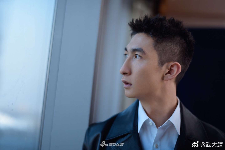 武大靖营业晒运动风帅照 引来粉丝尖叫：太帅了