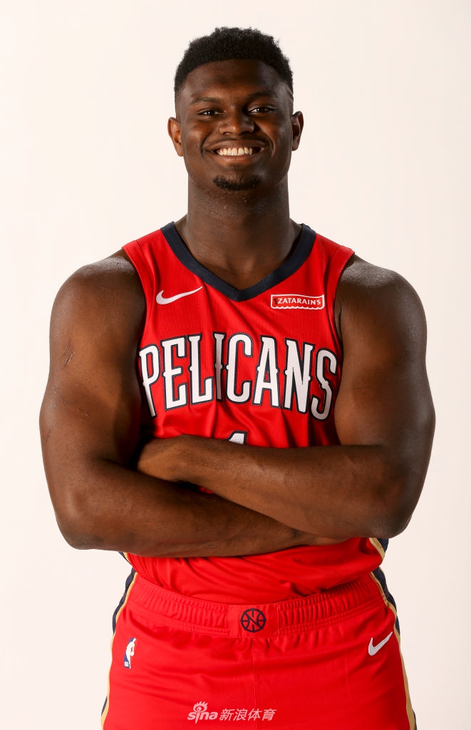 状元秀锡安拍摄球衣写真 鹈鹕迎来1号新王者