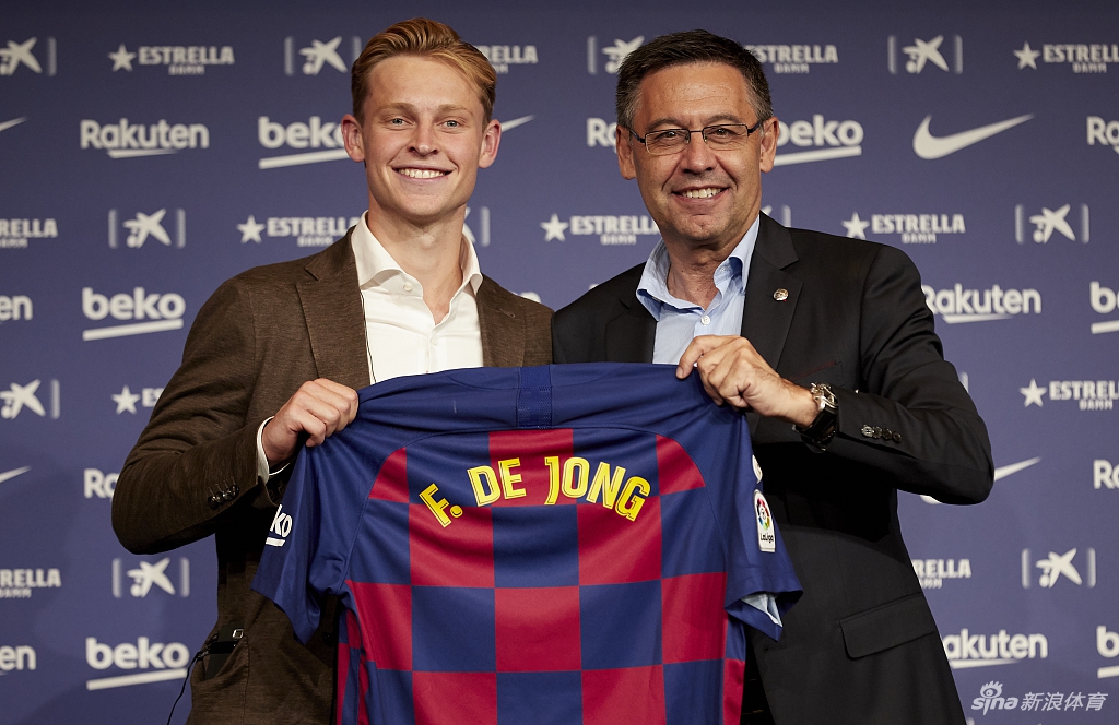 前巴萨主席巴托梅乌因公关门被捕