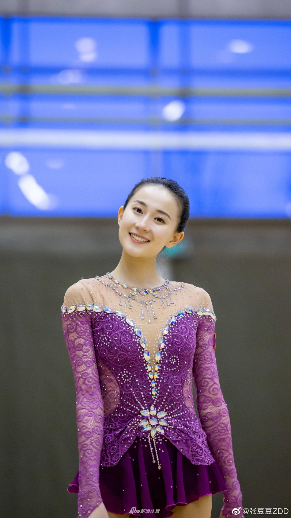 艺体女神张豆豆分享生活照 体恤+短裤难掩好身材