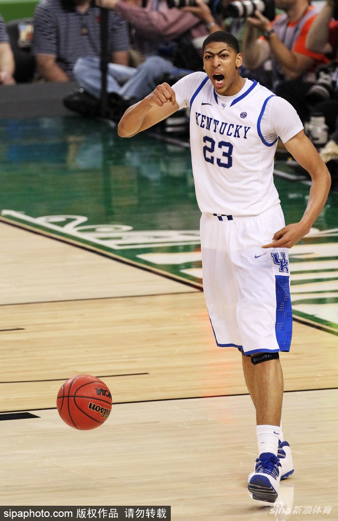 NBA球星大学时期青涩老照片 乔丹库里罗斯年少时光