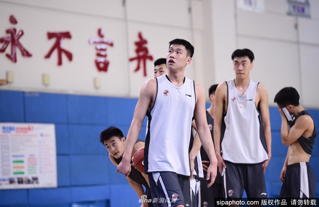 CBA复赛：辽宁男篮公开训练