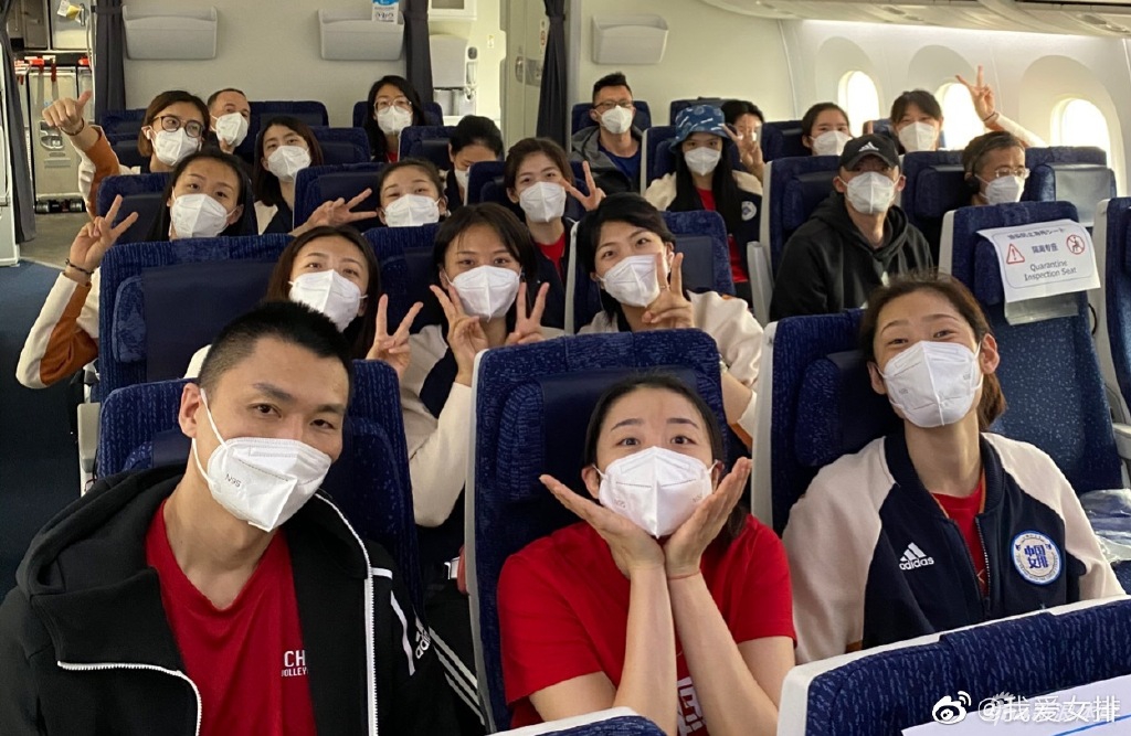 中国女排抵达日本参加测试赛 五一过招日本女排