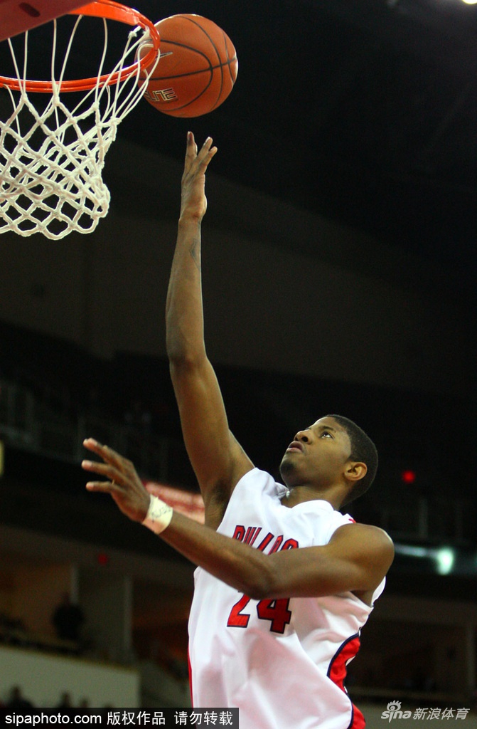 NBA球星大学时期青涩老照片 乔丹库里罗斯年少时光