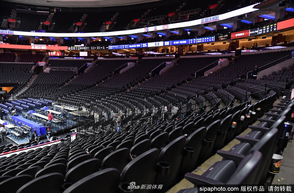疫情袭击NBA！球员用消毒液洗手 球迷开始戴口罩