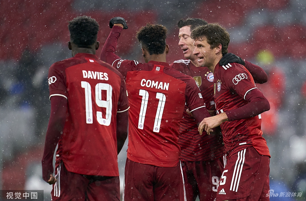 [欧冠]拜仁3-0完胜巴萨 巴萨将战欧联杯