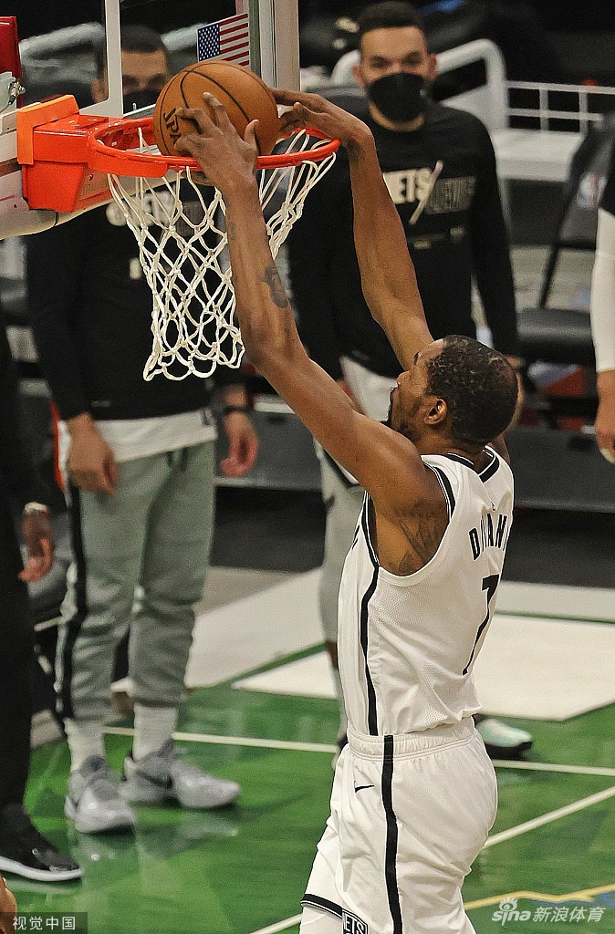 [NBA季后赛]篮网89-104雄鹿 字母哥30+17总分扳成3-3