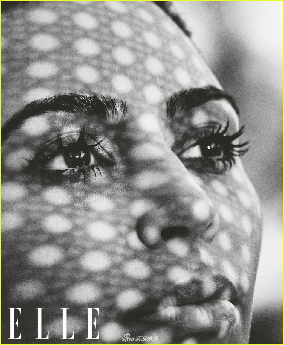 金-卡戴珊杂志写真 出水芙蓉身材霸气