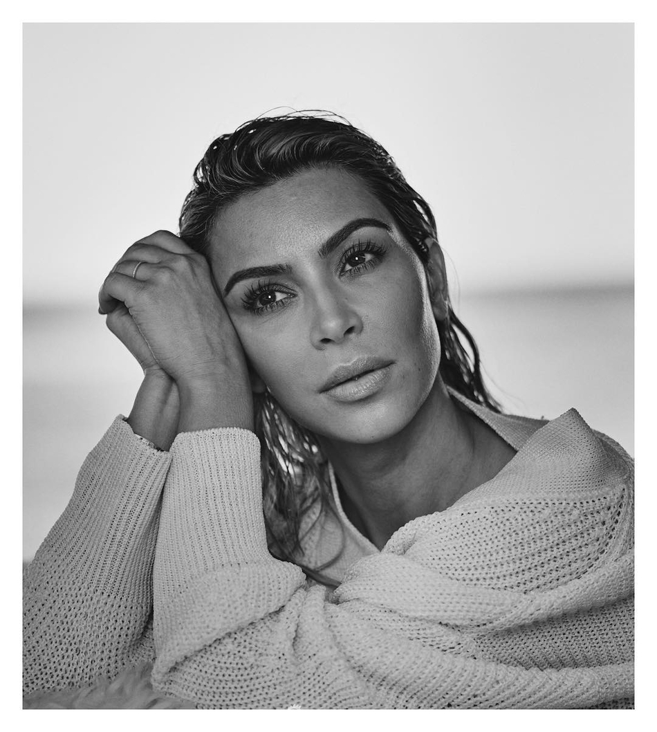 金-卡戴珊杂志写真 出水芙蓉身材霸气