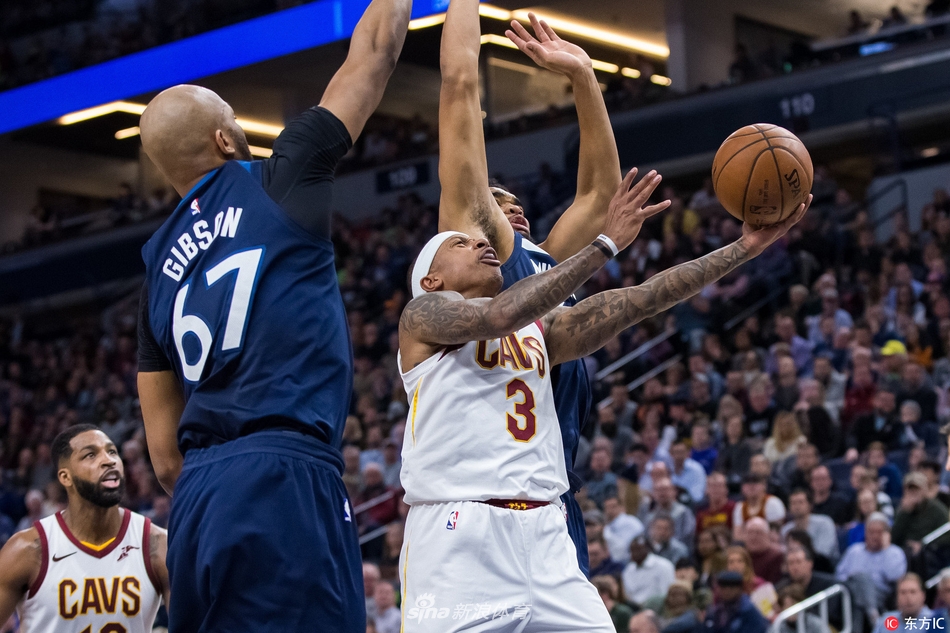 小托马斯强行上篮