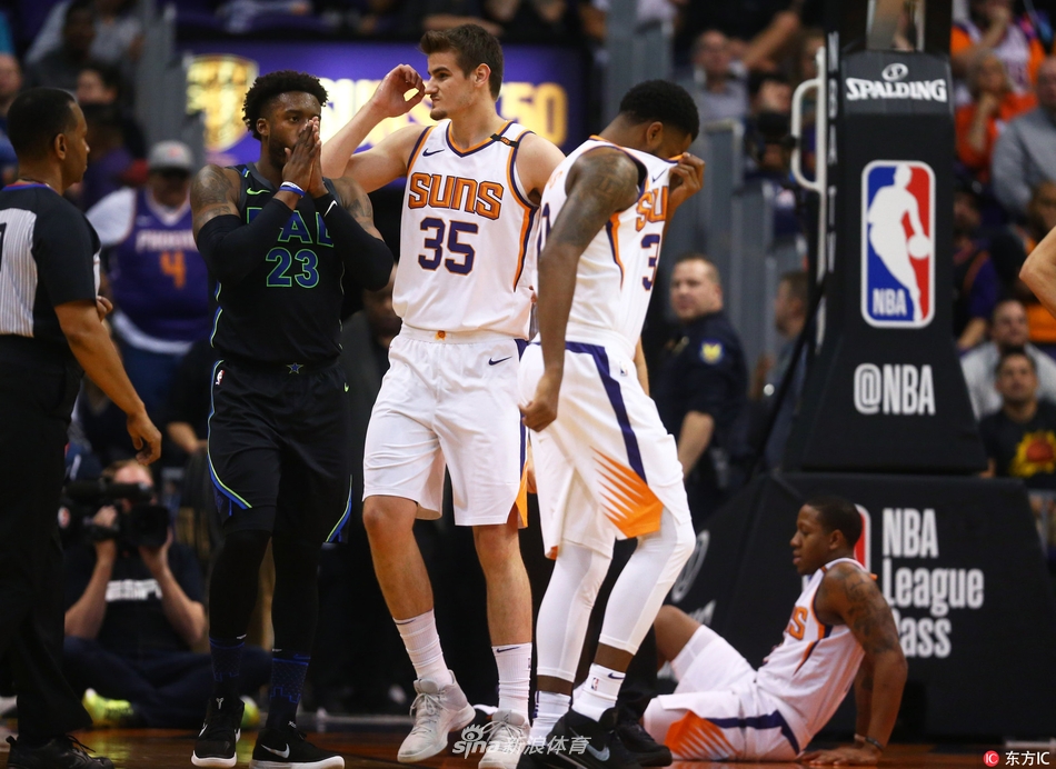 太阳后卫重伤左脚脚踝摔变形