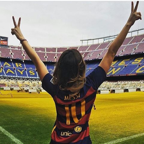 巴萨女球迷背影合集 梅西粉最多