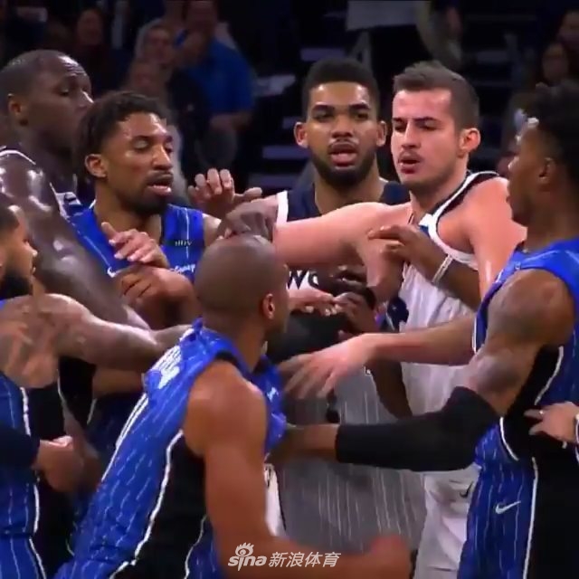 又打起来了！阿弗拉罗挥拳别利察