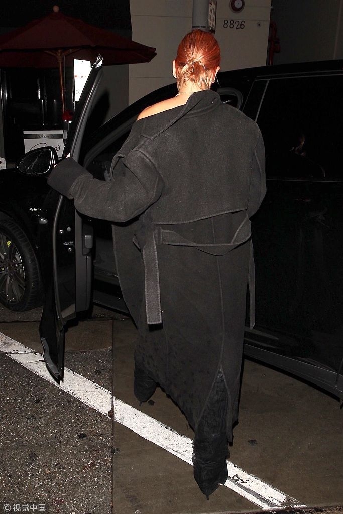 NBA高富帅前女友银红发潮味浓