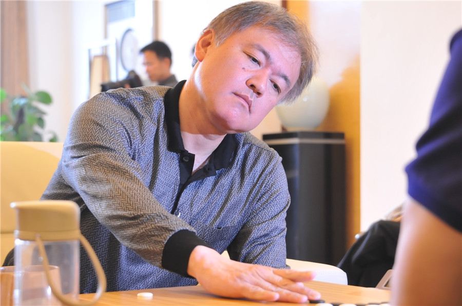 中日韩围棋元老赛半决赛在湖州长兴开元芳草地酒店进行,俞斌,曹大元