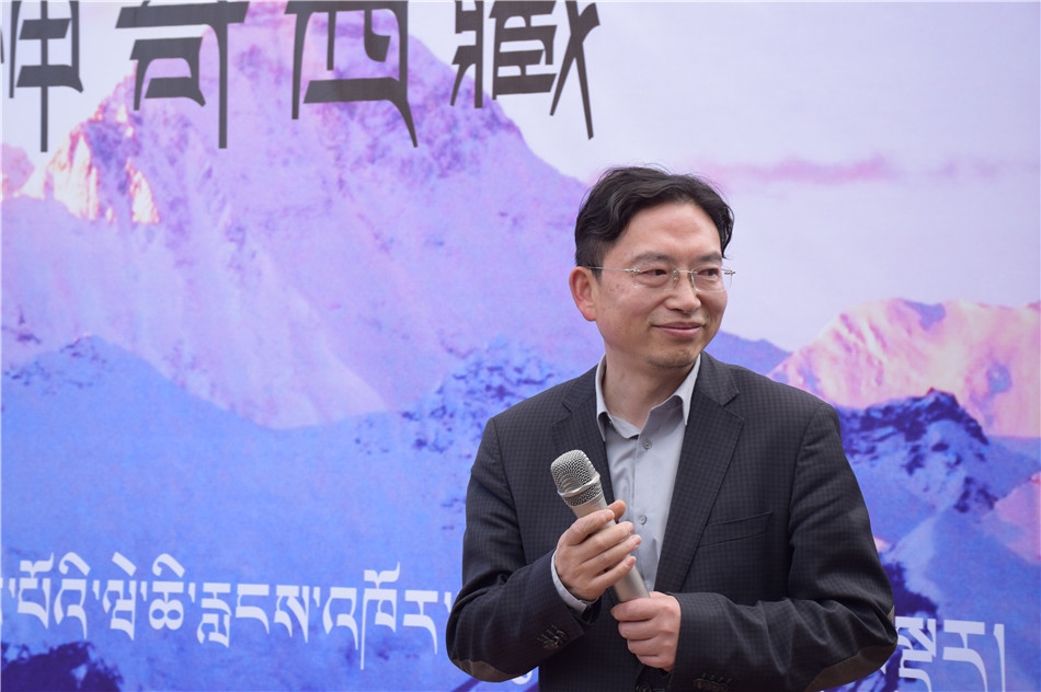 西藏国旅董事长黄利华