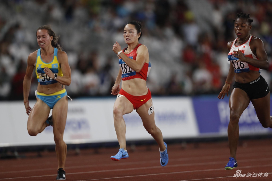 韦永丽奋力冲刺