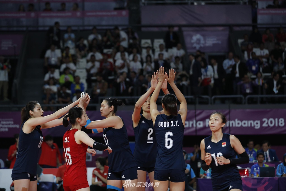 新浪直击女排中国3-0泰国夺冠