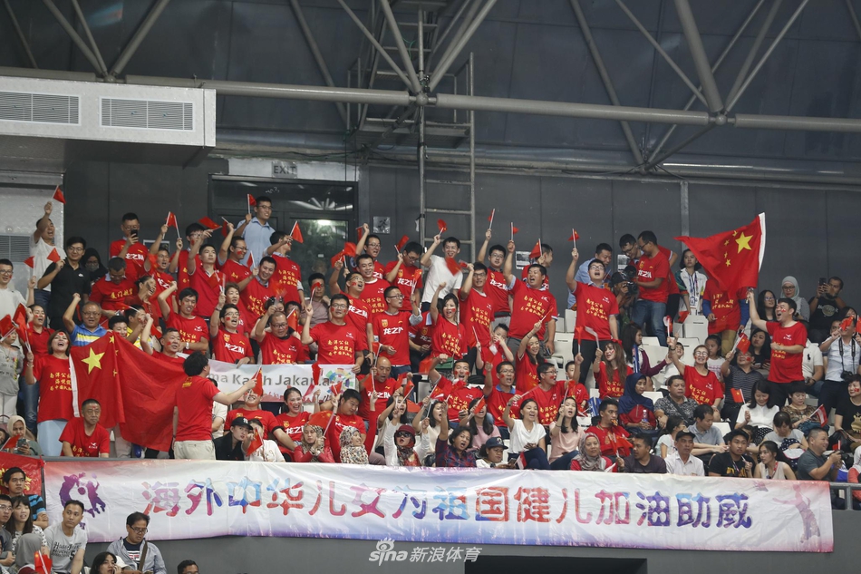 新浪直击女排中国3-0泰国夺冠