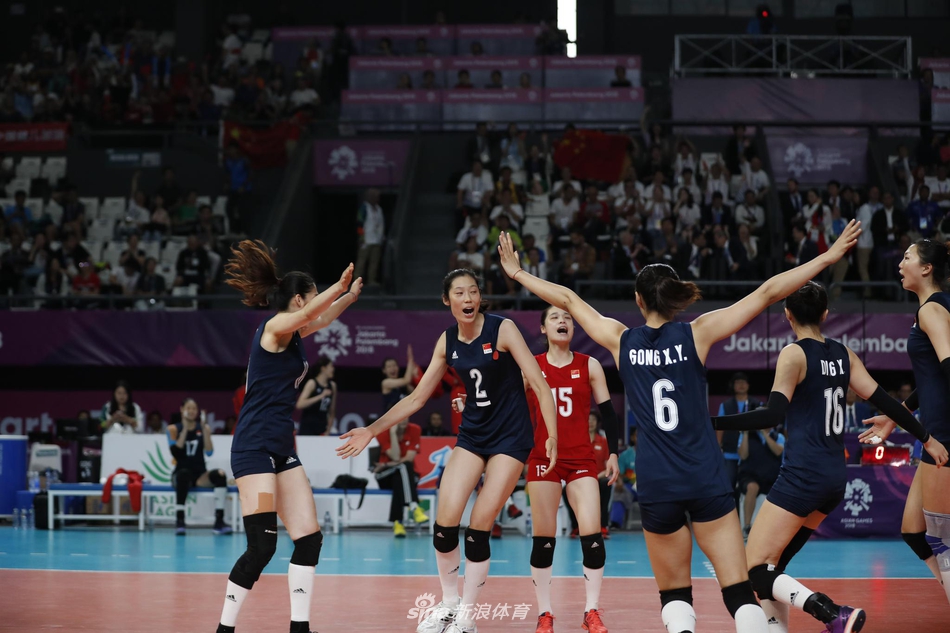 新浪直击女排中国3-0泰国夺冠