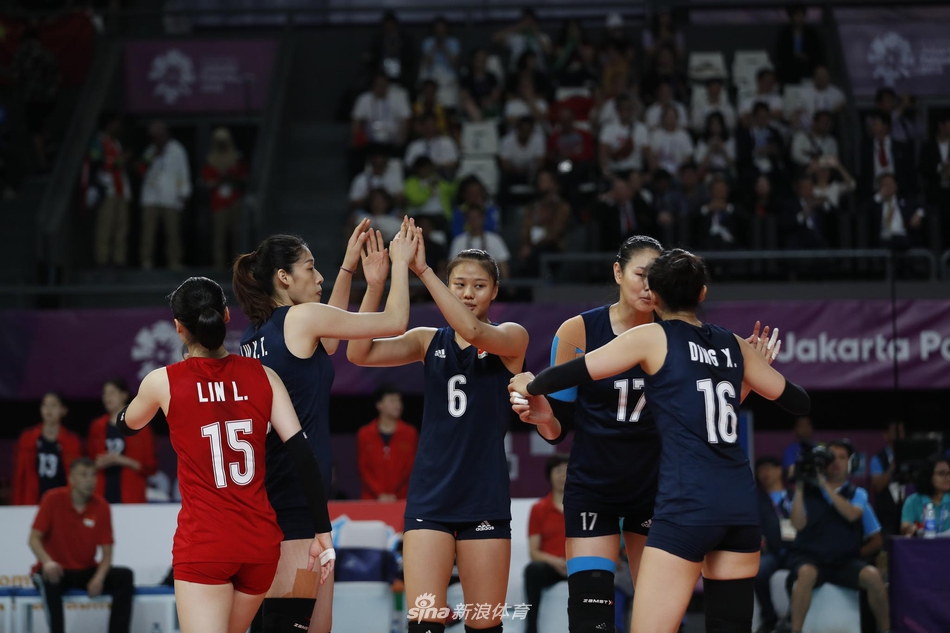 新浪直击女排中国3-0泰国夺冠