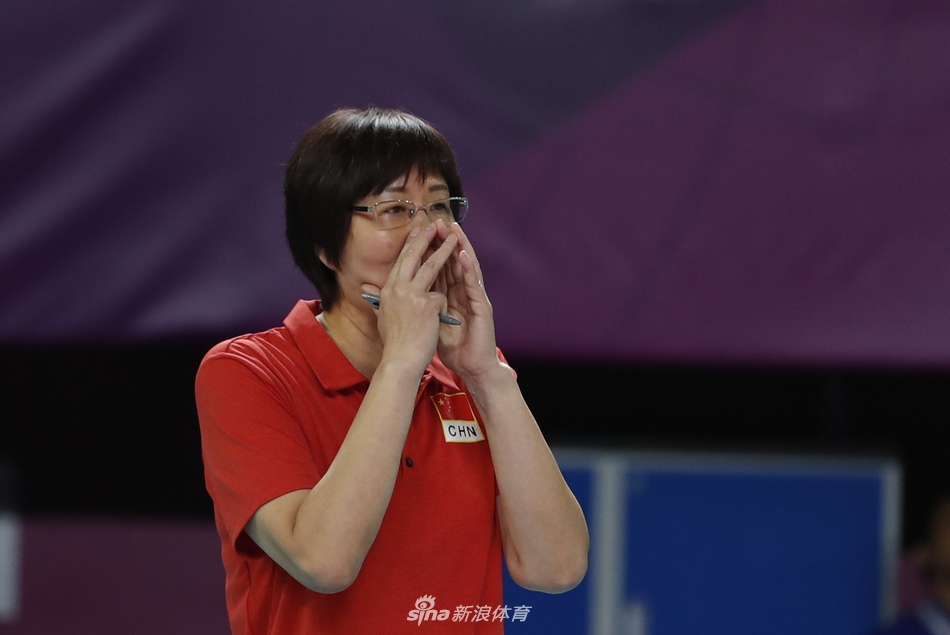 新浪直击女排中国3-0泰国夺冠