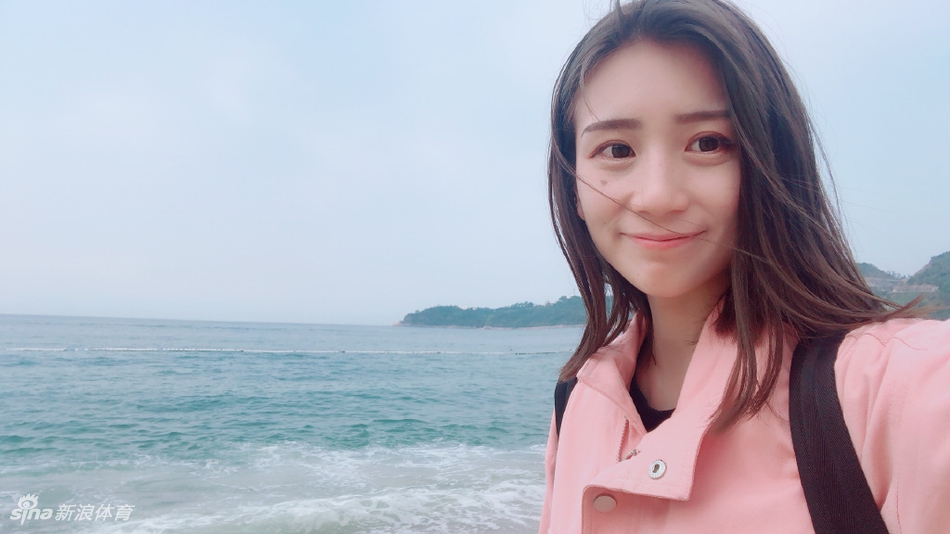 投篮神准的神仙姐姐!你喜欢她吗?