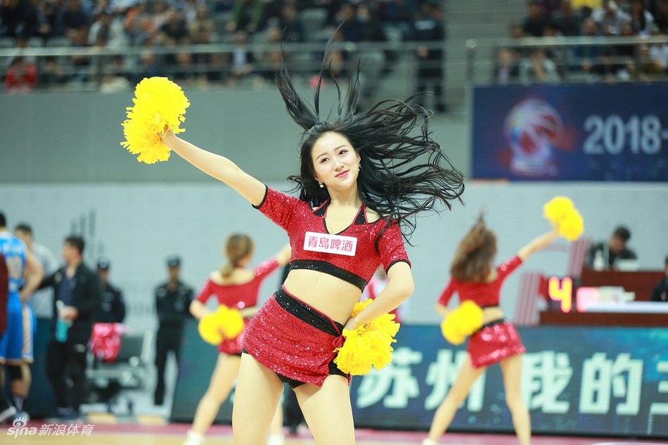 甜到人心！肯帝亚啦啦队热舞助威