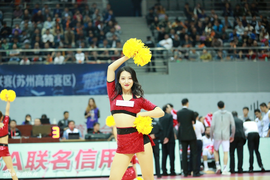 甜到人心！肯帝亚啦啦队热舞助威