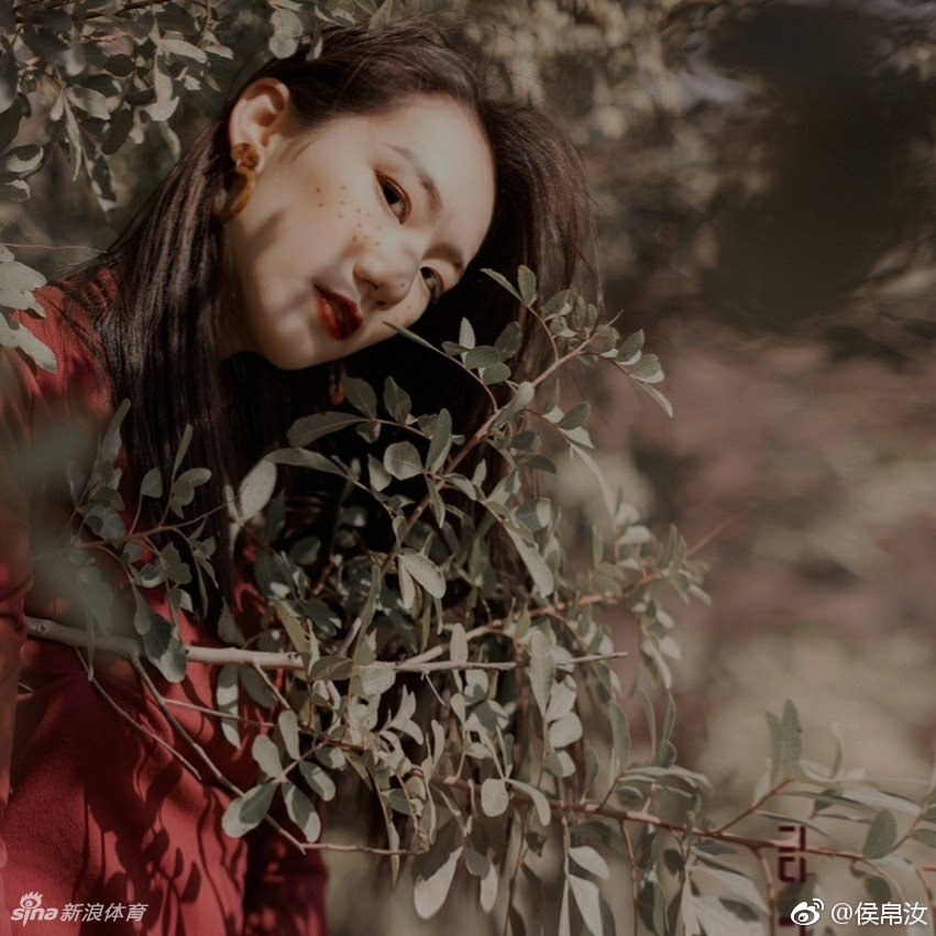 高挑模特姐姐!她还打过女篮校队