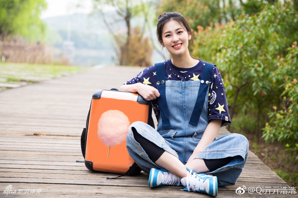 最美女裁判!这次她要上场打球啦