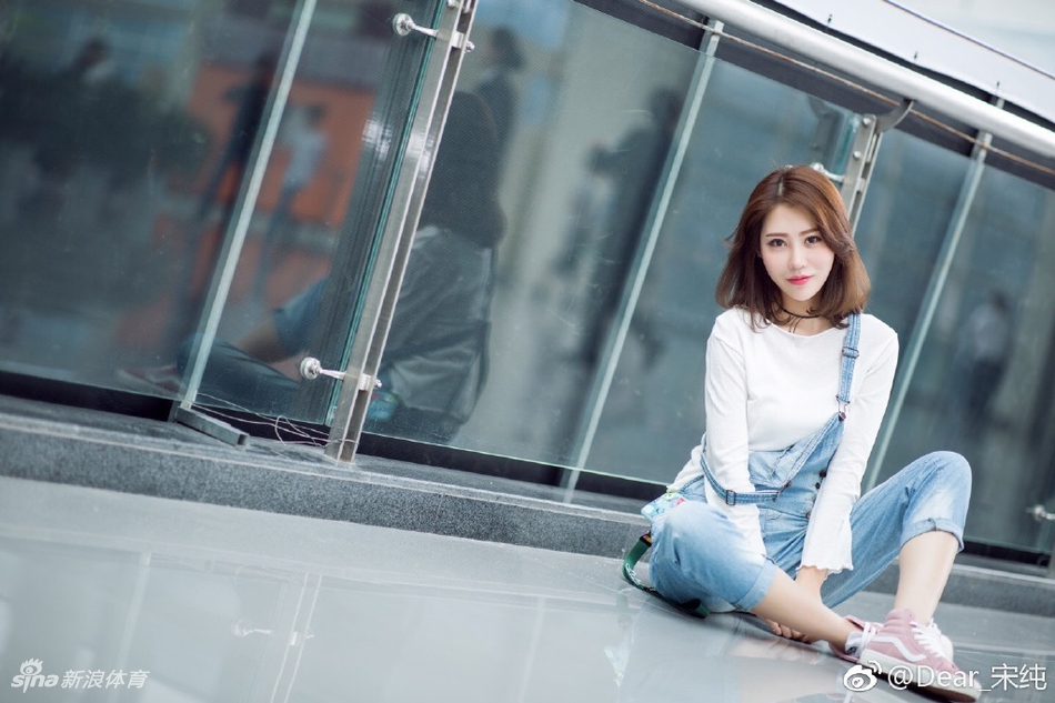 模特小姐姐热爱运动身材完美