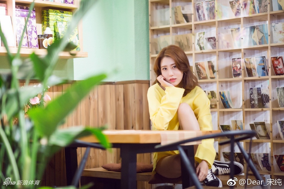 模特小姐姐热爱运动身材完美