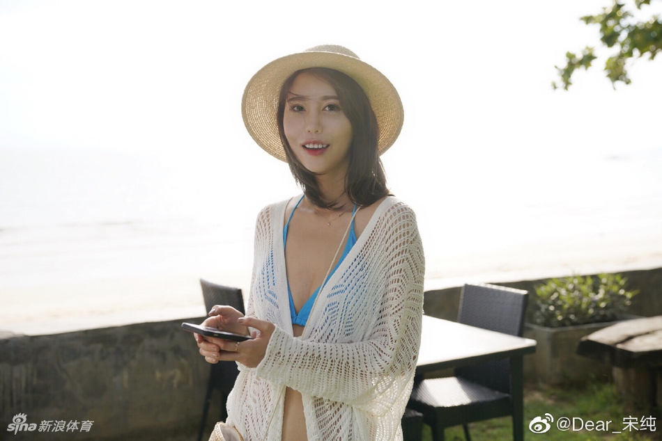 模特小姐姐热爱运动身材完美