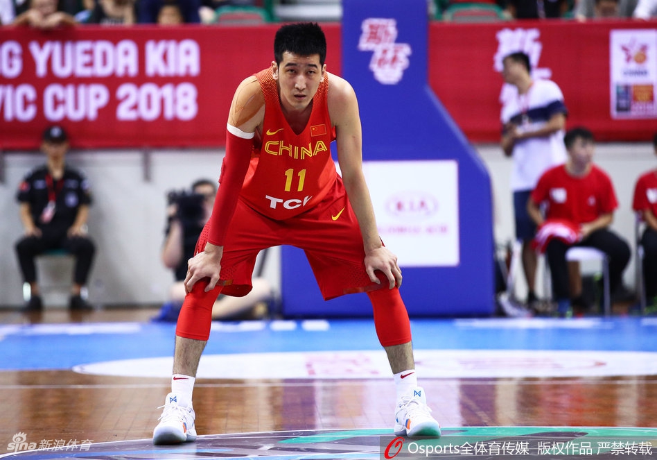 斯杯首日：中国男篮红队77-72突尼斯