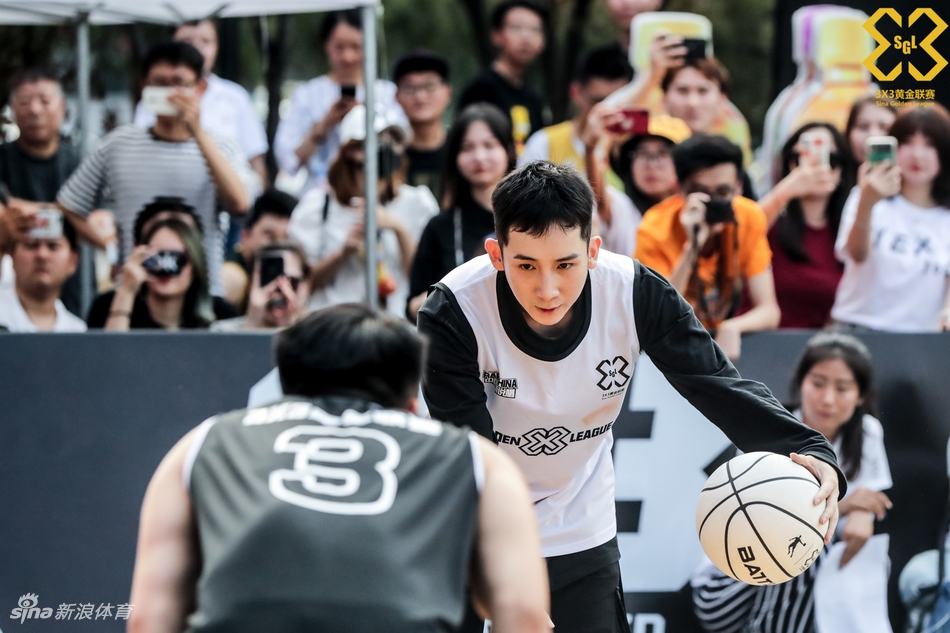 新说唱选手杨和苏Vex助力黄金联赛