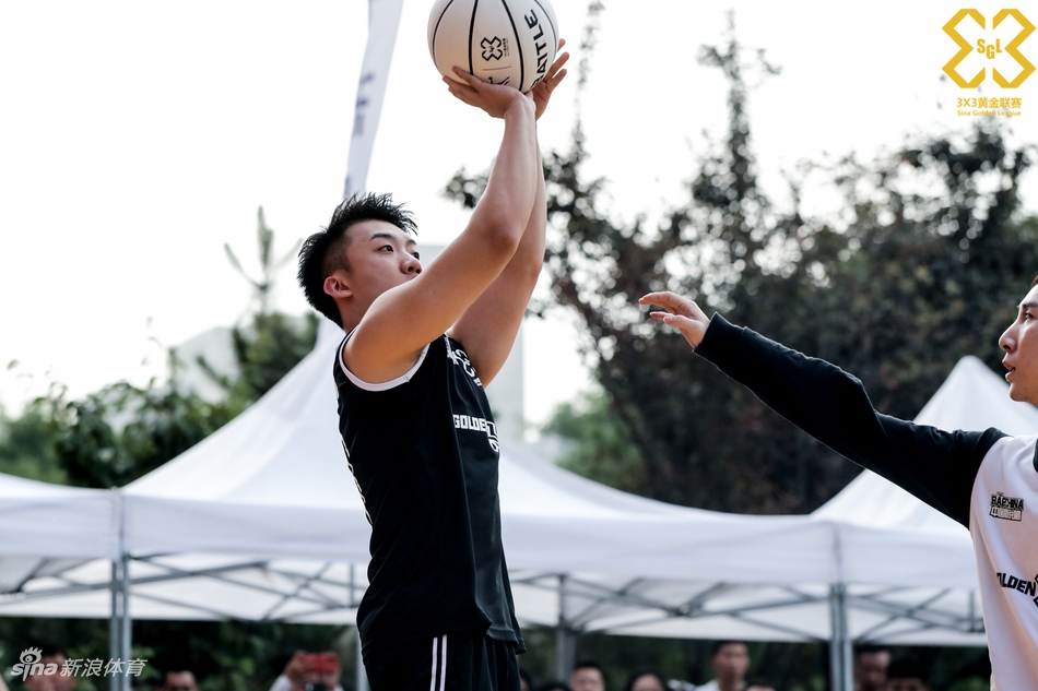 新说唱选手杨和苏Vex助力黄金联赛