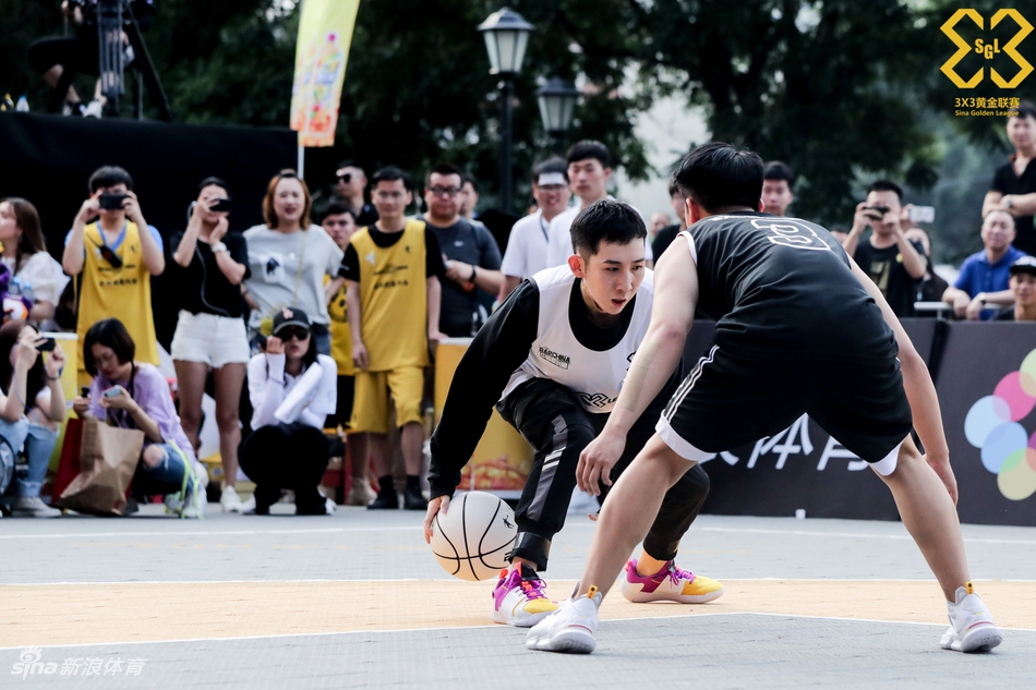 新说唱选手杨和苏Vex助力黄金联赛