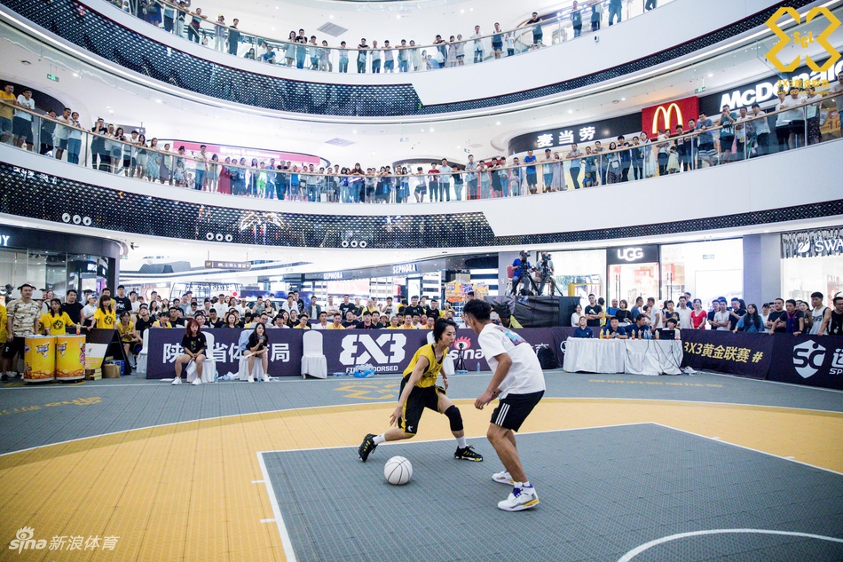 篮球女神艾林林苏嚯嚯出战西安