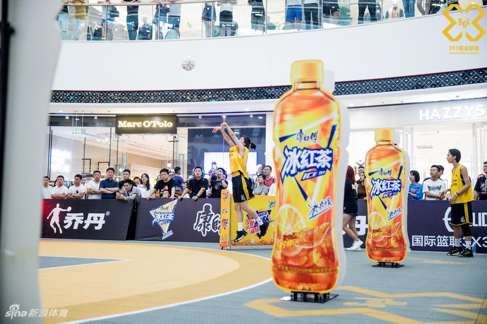 篮球女神艾林林苏嚯嚯出战西安