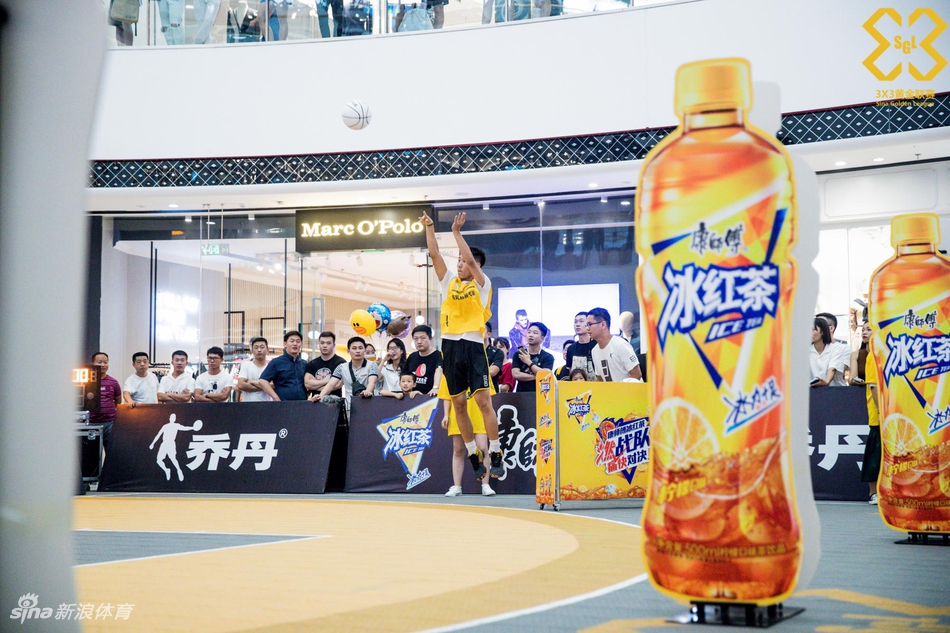 篮球女神艾林林苏嚯嚯出战西安