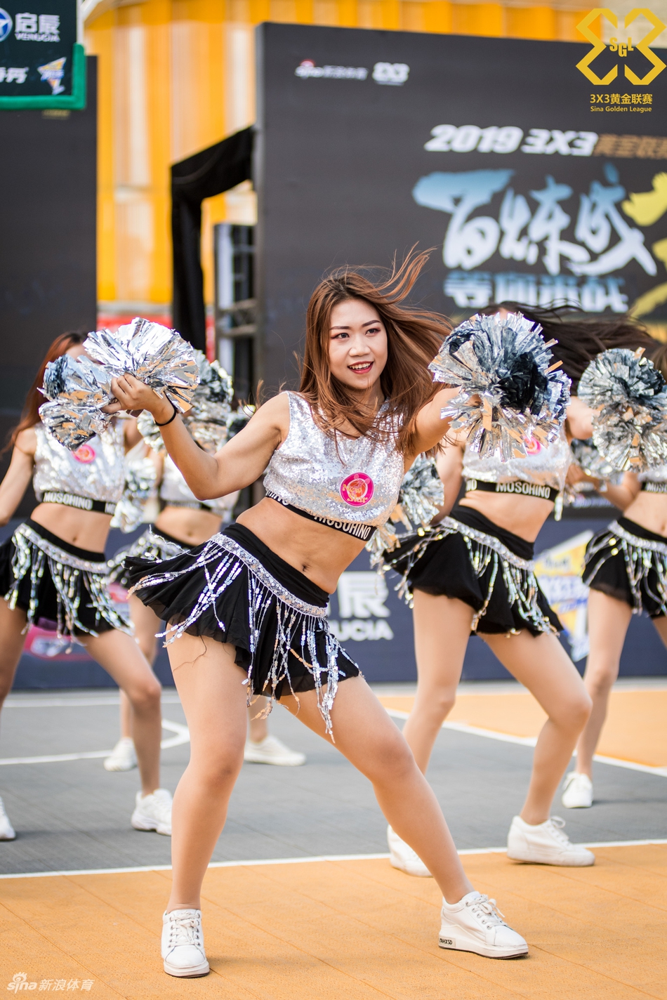 黄金联赛太原站啦啦队热舞助威