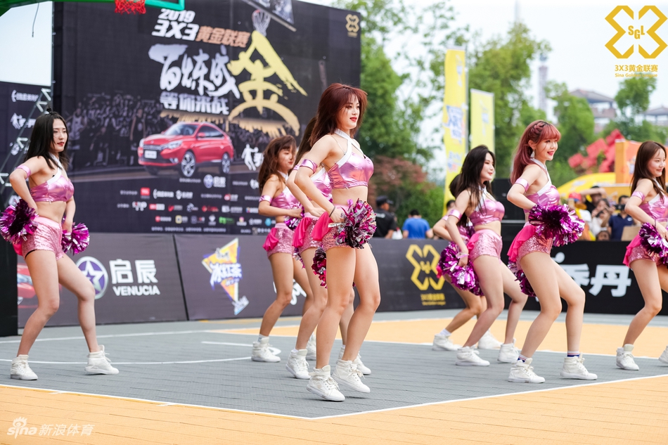 美艳啦啦队助威黄金联赛合肥站