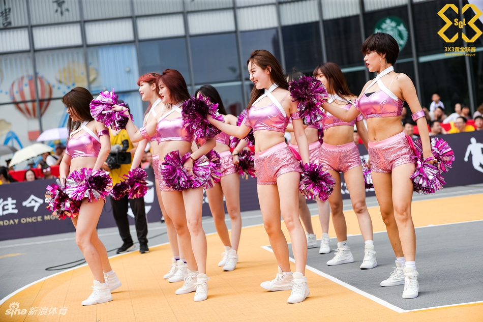 美艳啦啦队助威黄金联赛合肥站
