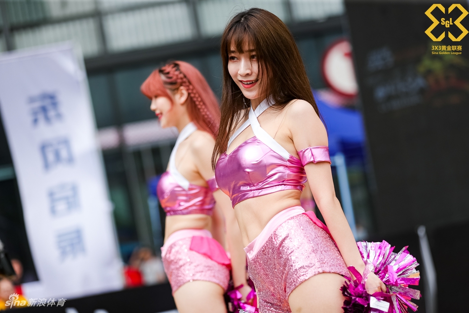 美艳啦啦队助威黄金联赛合肥站