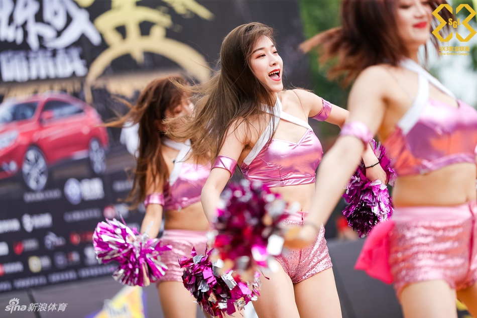 美艳啦啦队助威黄金联赛合肥站