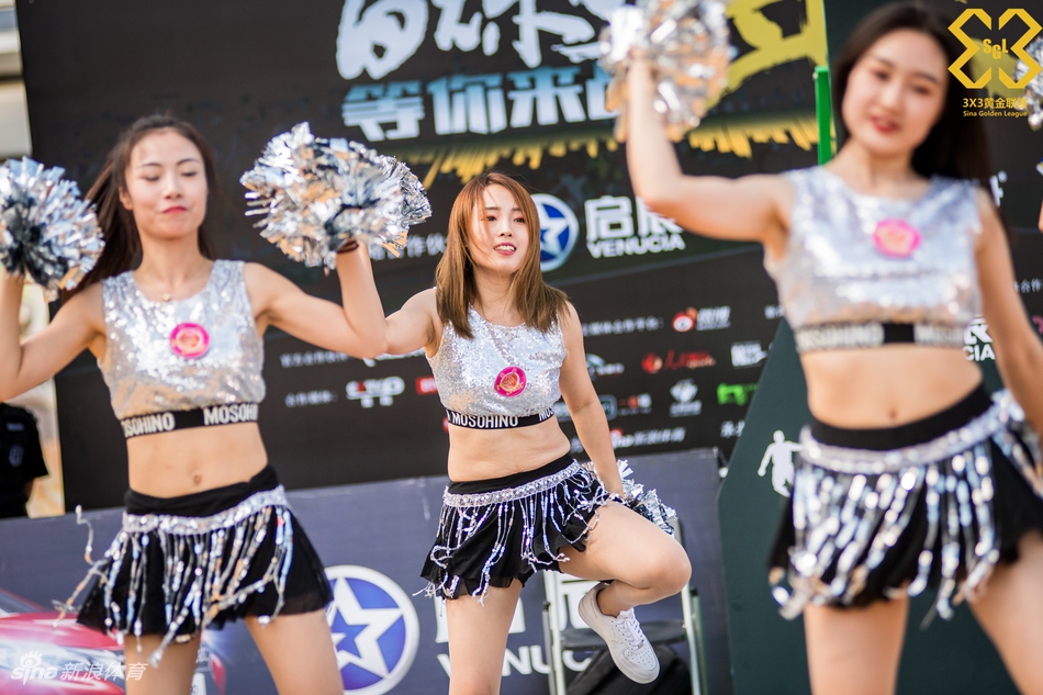 黄金联赛太原站啦啦队热舞助威