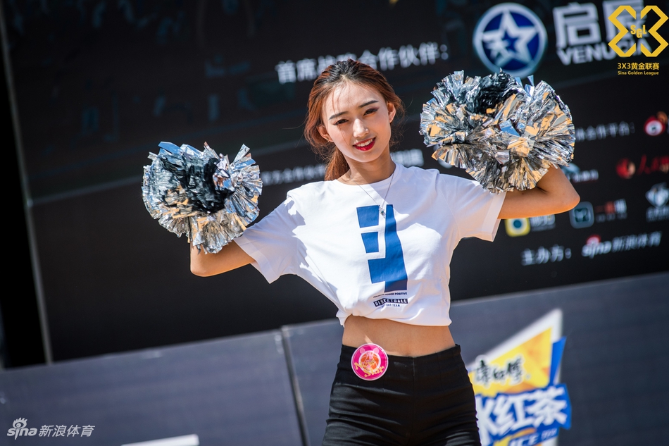 黄金联赛太原站啦啦队热舞助威