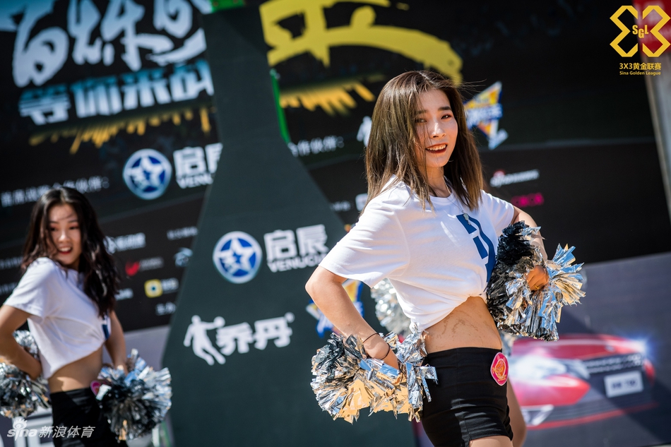 黄金联赛太原站啦啦队热舞助威