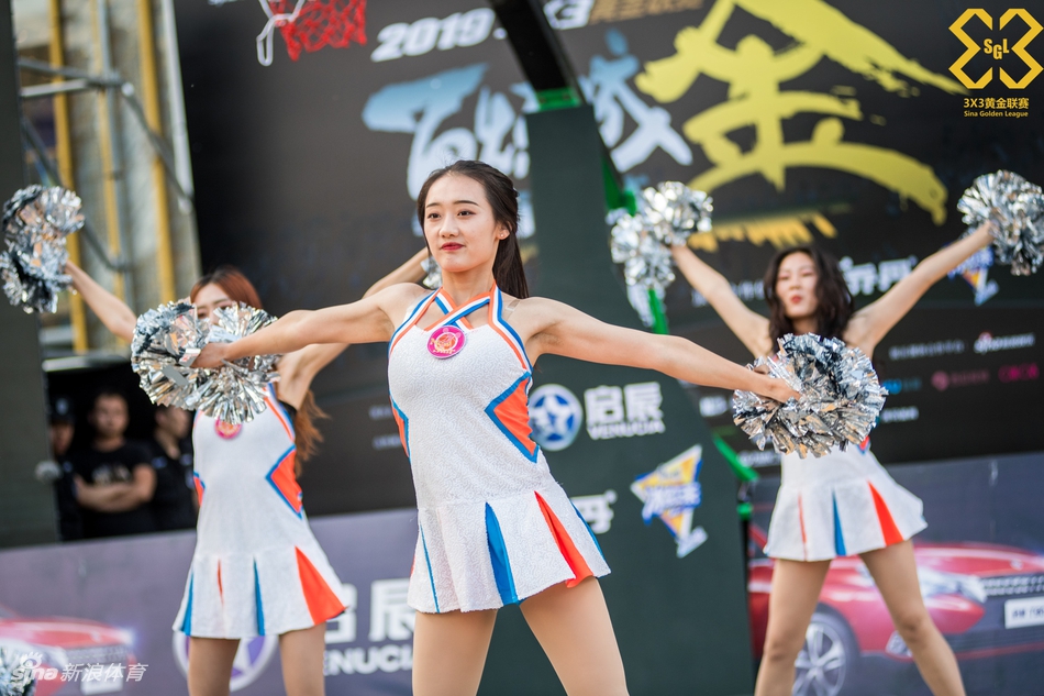 黄金联赛太原站啦啦队热舞助威